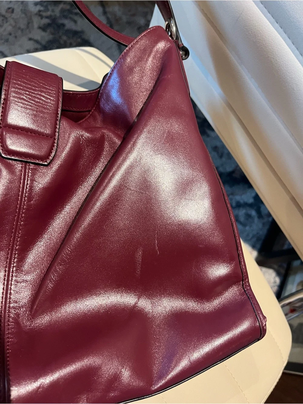Coach Burgundy Leather Shoulder Bag with Silver Turn-Lock - Picture 5 of 10